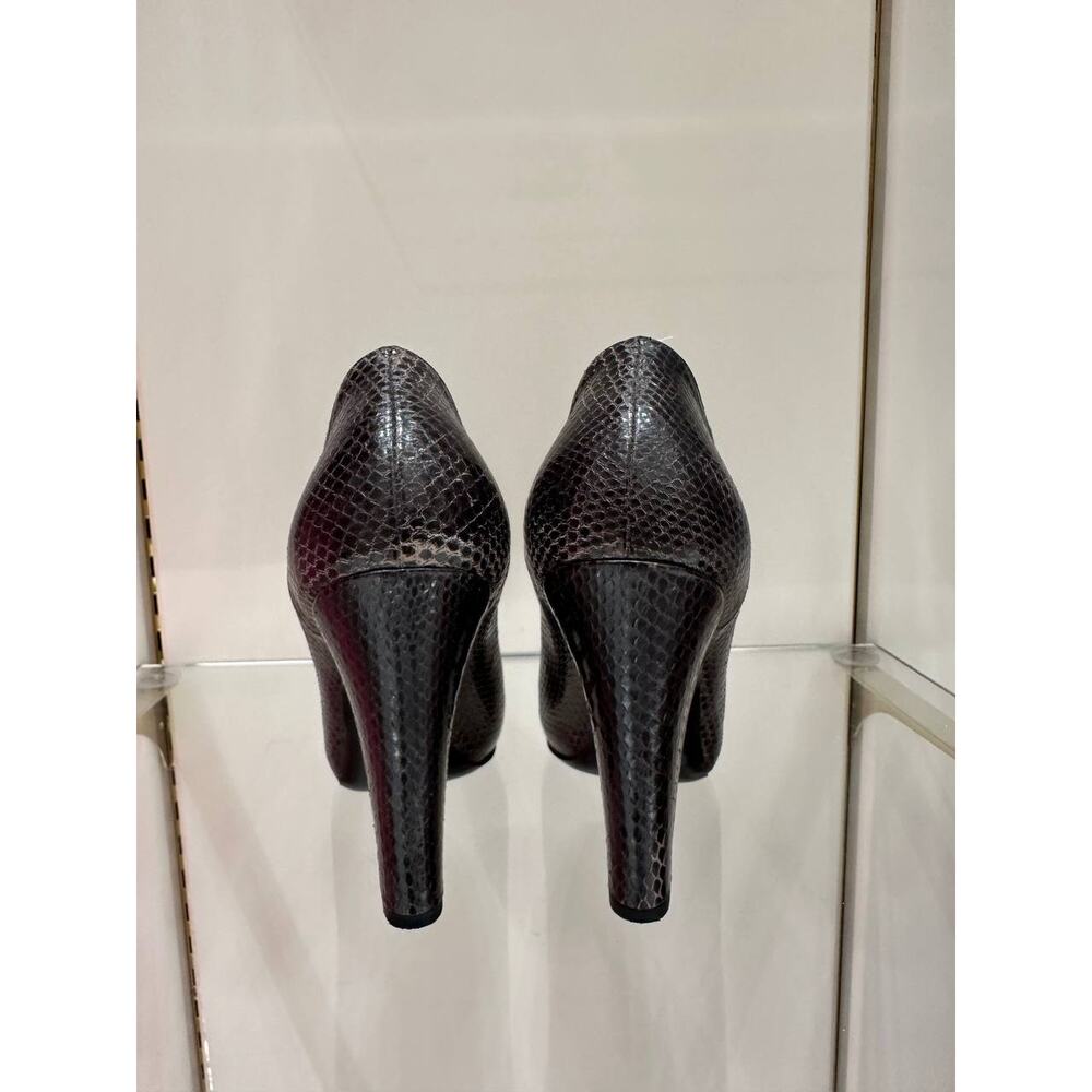 Bottega Veneta Brown Python Leather Round Toe Pum… - image 3